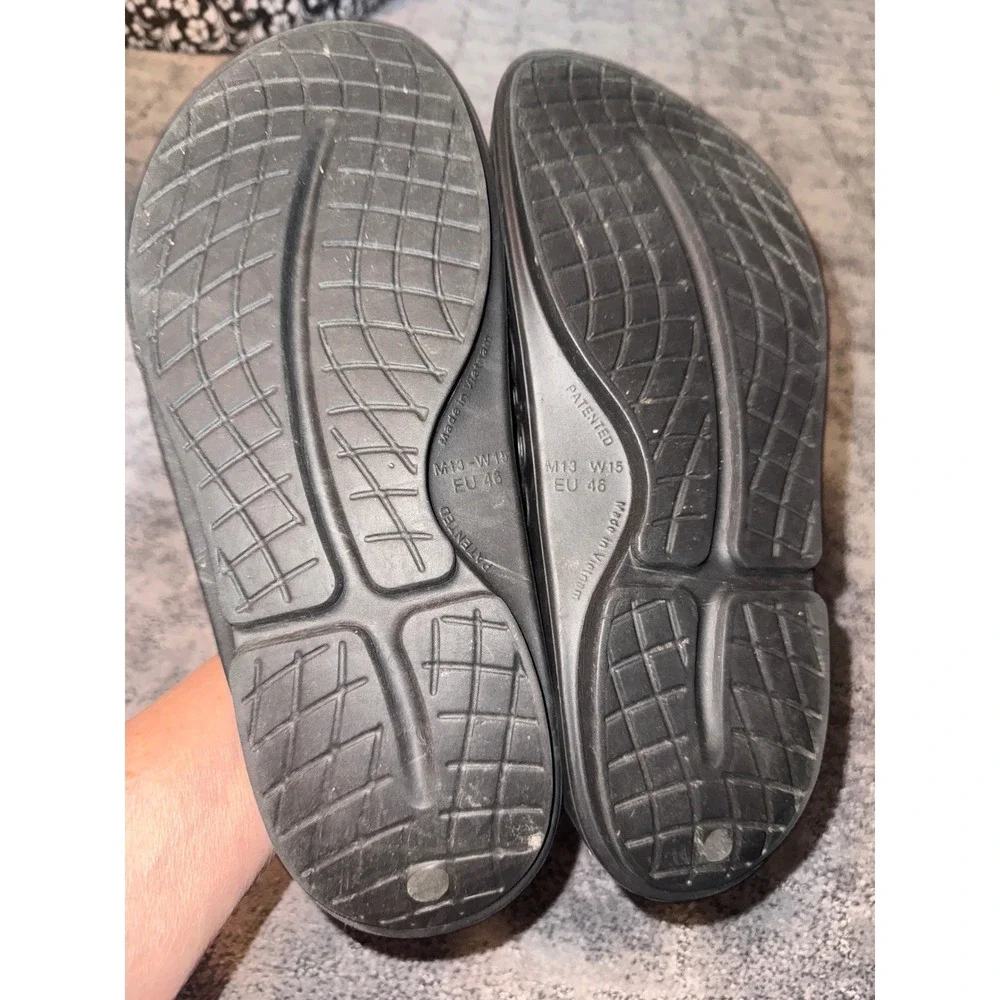 Men's Oofos sandals size 46